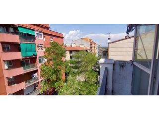 Etagenwohnung  Calle agudes de les-sta eugenia. Girona  piso  atico en venta  balcon terraza  2 habitaciones  1