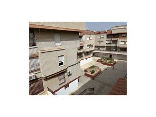 Flat  Calle miguel angel. Piso con garaje y gran potencial en el centro de las torres de c