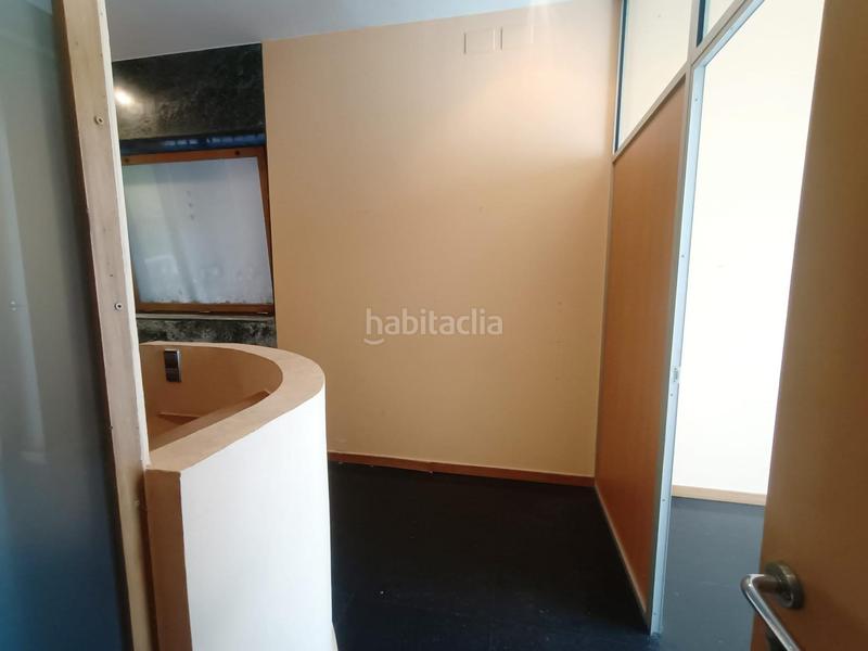 Foto 6559f892-cbfc-4160-a62e-46dd832dc037. Location local commercial dans Martorell