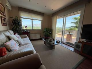 Apartamento en Can Rial. Casa unifamiliar a cuatro vientos lista para entrar a vivir!