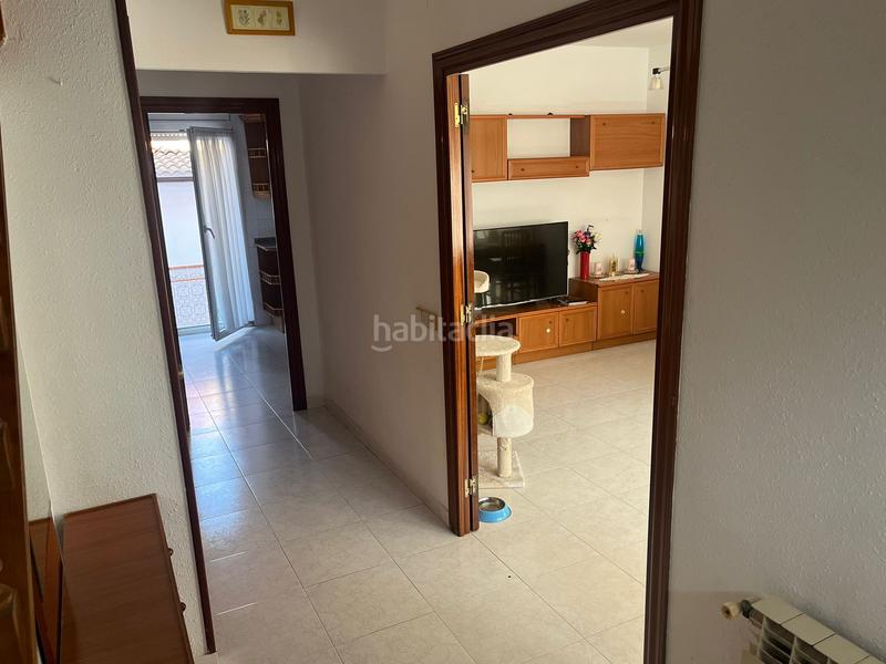 Foto d2a9a5cc-0ecc-44d2-926e-51bed1ff7f87. Casa adossada amb calefacció aparcament a La plana Esparreguera