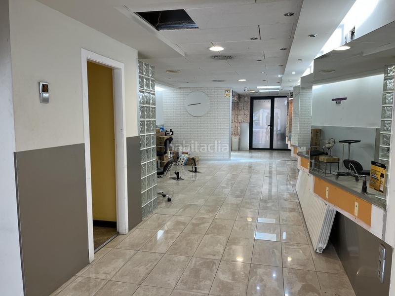 Foto 70f86a7a-64ef-485c-bc2b-dc4fdb5a02f2. Alquiler local comercial nuevo local comercial a pie de calle en Esparreguera