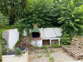 Casa  Marcet. Economica casa con piscina y jardin para reformar