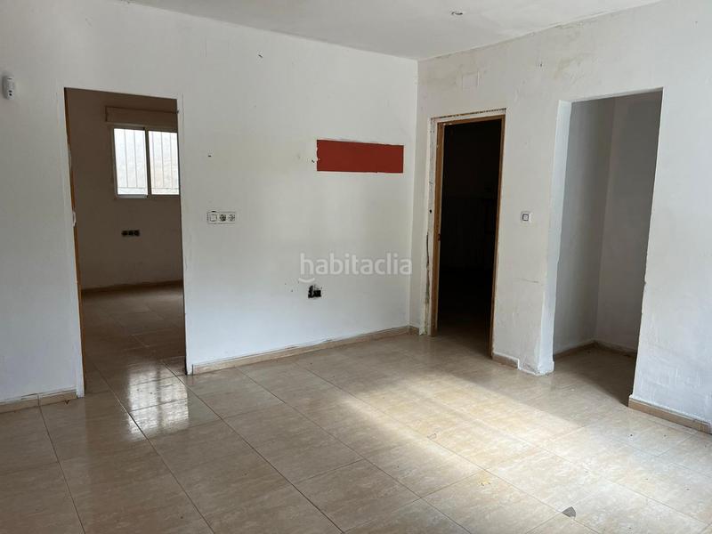 Foto c20f3fde-67c4-4d1a-8b37-a7843d8bf5d1. Casa amb aparcament piscina a Olesa de Montserrat