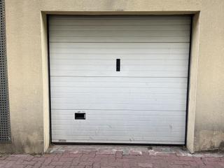 Autoparkplatz  De beat domènec castellet. Parking cerrado para un coche y trastero