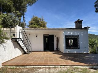 Casa  Circumvallacio. En venta 2 casas en can vinyals