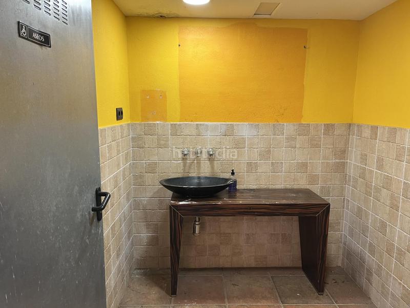 Foto 6063c0f3-4150-4c80-b79e-771c6df46779. Rent business premise in Nucli Urbà Esparreguera