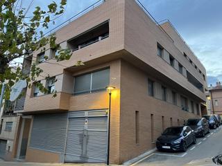 Flat  Estació. Piso esquinero muy luminoso en beguda alta masquefa