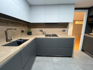 Piso  De montserrat. Piso listo para entrar con las malestas