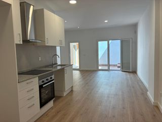 Pis a De sant josep 13. Planta baja con dos patios privados y gran zona de día  oportuni