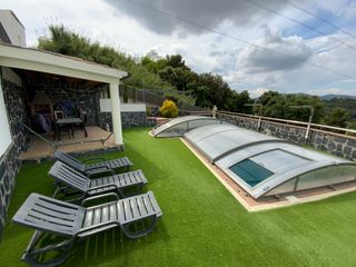 Semi detached house in Can Palet de Vista Alegre. Espectacular casa con vistas despejadas, piscina cubierta y ampl