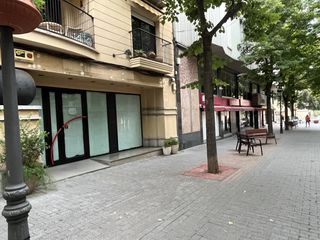 Lloguer Local Comercial a Dels arbres 4. Local en alquiler en la calle dels arbres  esparreguera