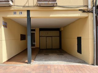 Aparcament cotxe  De ferran puig 28. Se venden 2 plazas de parking contiguas!