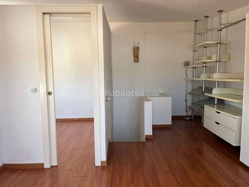 Foto f28812f1-68b2-4cb7-81b6-2d8566622e97. Dúplex amb calefacció a Nucli Urbà Esparreguera