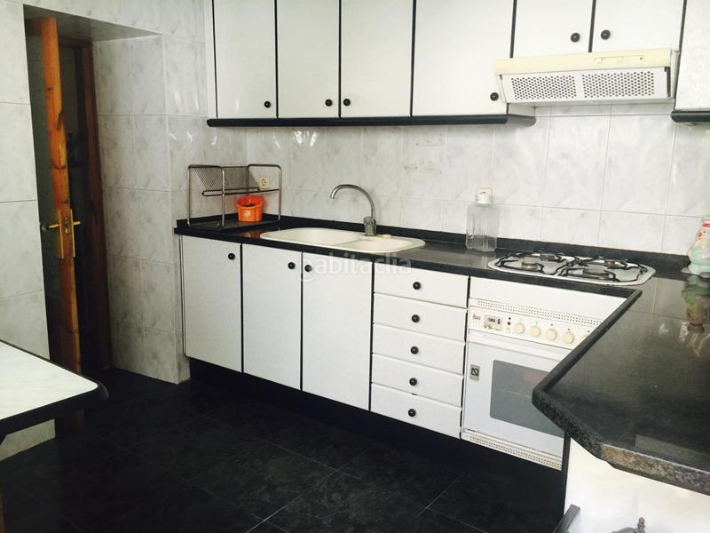 Foto f043e199-be57-4358-a5cc-72b15f167e2f. Casa a schiera in Nucli Urbà Esparreguera