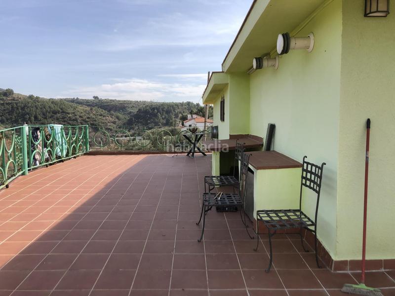 Foto 5eec0aeb-3047-442e-954b-e48822d1d3c6. Chalet espectacular xalet con 2 viviendas independientes en Esparreguera