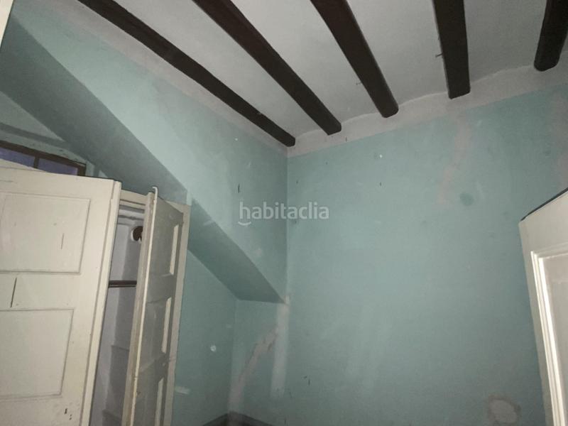 Foto 5a6fece8-d0cc-4d8c-a616-f32b36393886. Casa adosada oportunidad única en el centro en Nucli Urbà Esparreguera