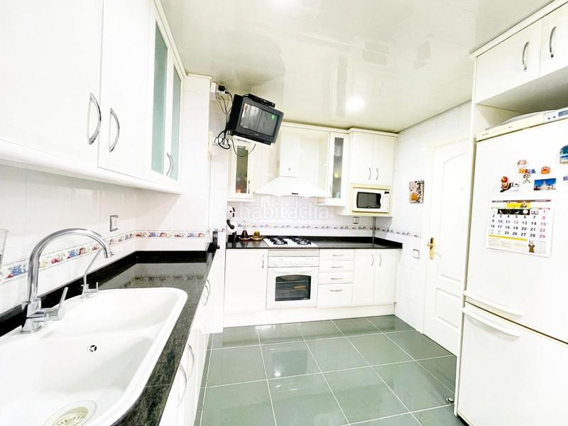 Foto 048f72b6-5683-485e-a057-75affc1b4958. Piso oportunidad por zona para entrar a vivir en Martorell