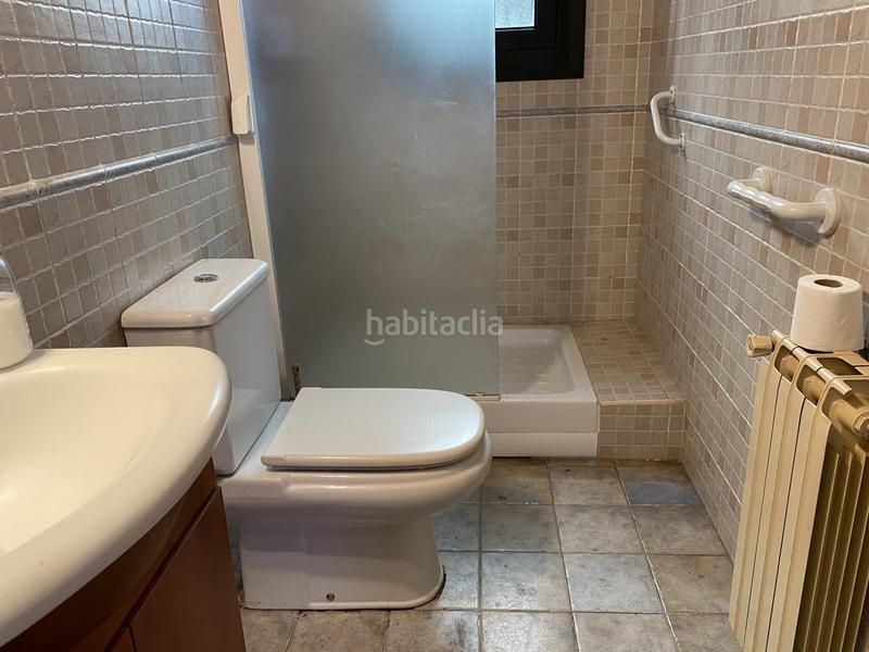 Foto 0ba5401b-24e6-411f-adb8-3eb3f5c64d94. House with heating parking in La plana Esparreguera