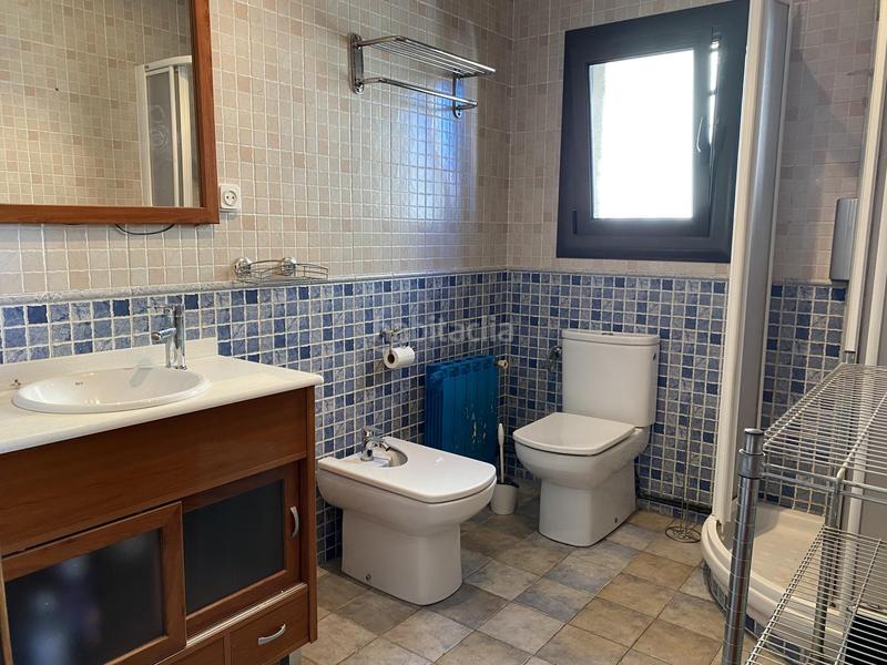 Foto e2d4ce35-1255-4423-b265-fa34d0168894. House with heating parking in La plana Esparreguera