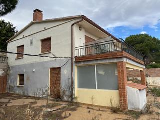 Maison  Dels nards. Casa en c nards de la urb can canals