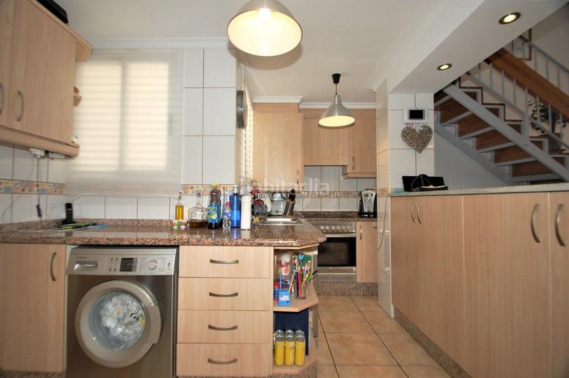 Foto 6b9d7f69-d94c-4edf-b52f-f71e37c4fd37. A tre livelli con riscaldamento parcheggio in Ondara