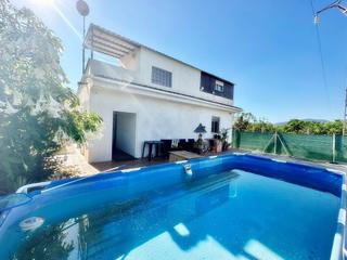 Casa a Oliva Pueblo. Preciosa villa en medio de naranjos con electricidad solar en ol