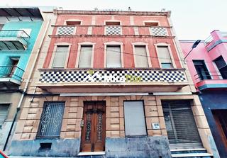 Masia a Pedreguer. Impresionante casa de pueblo de 3 pisos mas solarium y un anexo