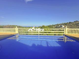 Chalet en El Montgó. Preciosa casa bifamiliar con muchos usos posibles, absolutamente