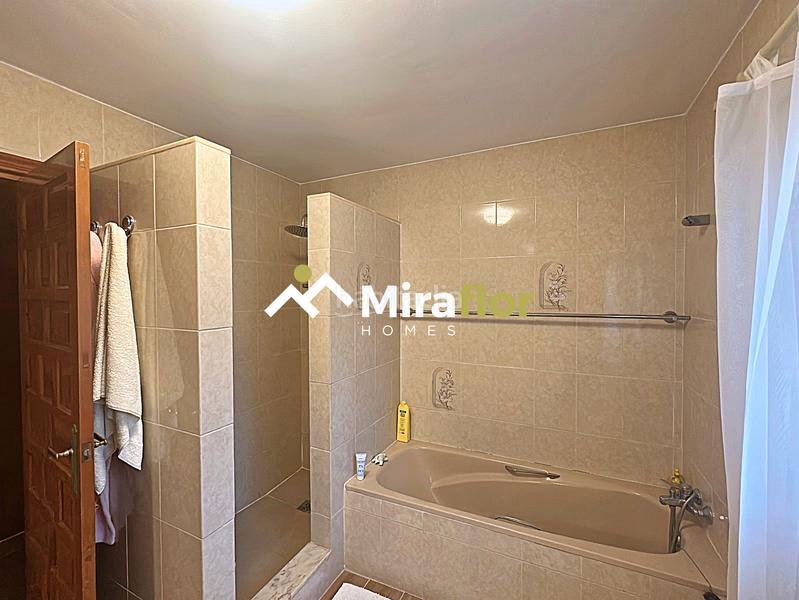 Foto 693d2d01-6077-4813-903b-e7ab2dd9486a. Chalet con camino riscaldamento parcheggio piscina in Dénia
