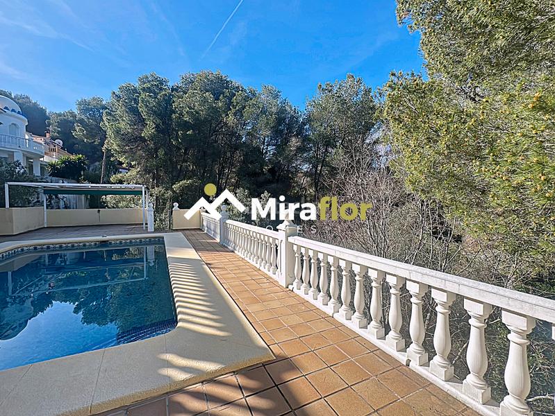 Foto 95816d44-17b6-4138-8f81-a5cb4a056647. Chalet con camino riscaldamento parcheggio piscina in Dénia