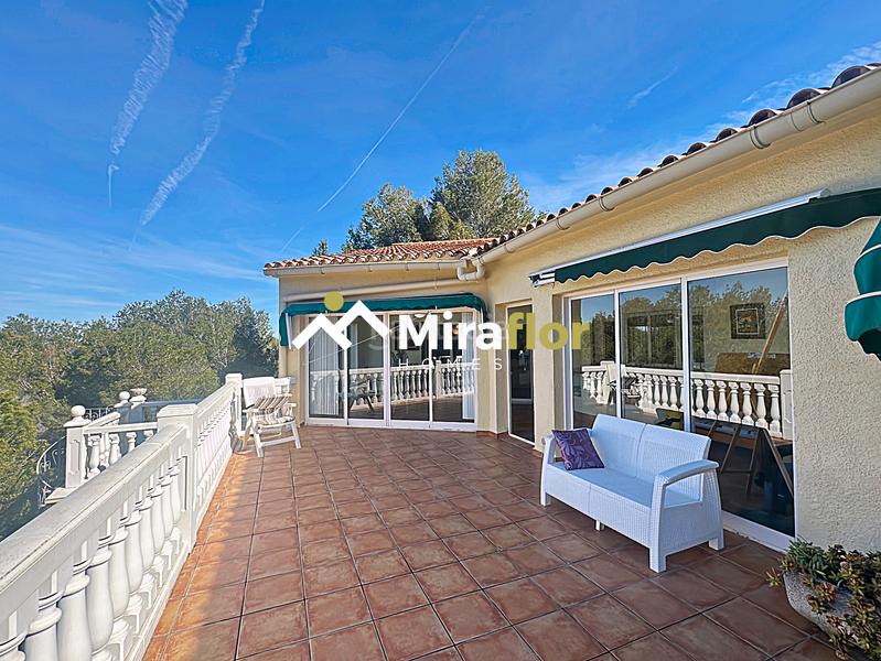 Foto a81eb4ad-4bf6-4da2-acbd-aa2049eea294. Chalet con camino riscaldamento parcheggio piscina in Dénia