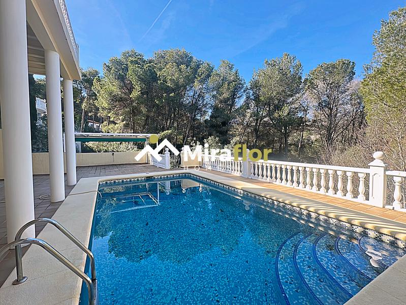 Foto c89daec1-615d-437d-9bad-fee075a2f956. Chalet con camino riscaldamento parcheggio piscina in Dénia