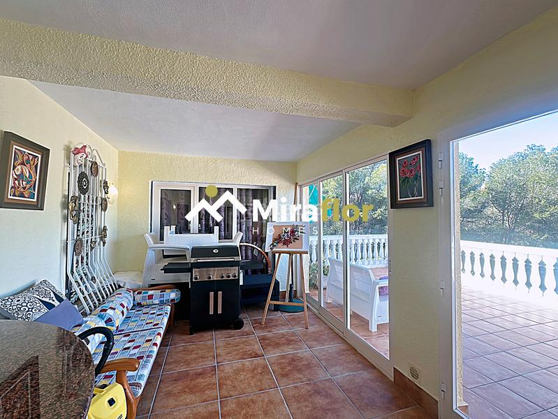 Foto f6c3b9c2-a24d-4a46-90ca-c875630abc97. Chalet con camino riscaldamento parcheggio piscina in Dénia