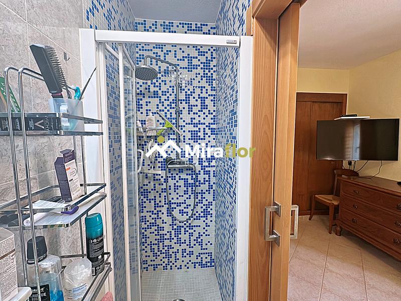 Foto 0c32d097-7ada-446c-aae9-8f629cec7dc5. Chalet avec cheminée parking piscine dans Verger (el)