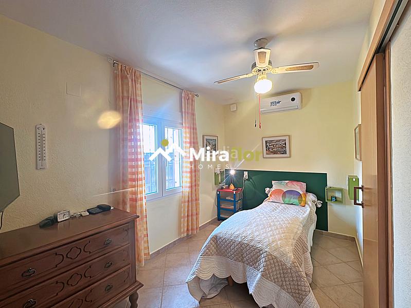 Foto 6f8f3b0f-f8da-4373-9410-840fae593fdb. Chalet avec cheminée parking piscine dans Verger (el)