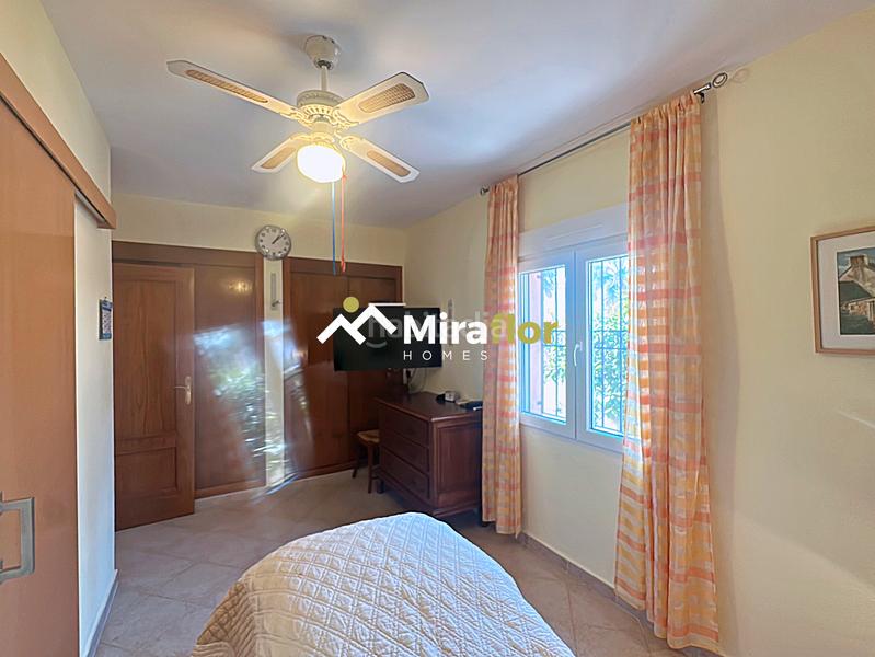 Foto 821cd4b1-0aba-448d-8bb4-91945c4b1223. Chalet avec cheminée parking piscine dans Verger (el)