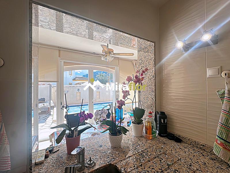 Foto 949b1e0f-a12c-4ee2-86f5-c90039c040cf. Chalet avec cheminée parking piscine dans Verger (el)