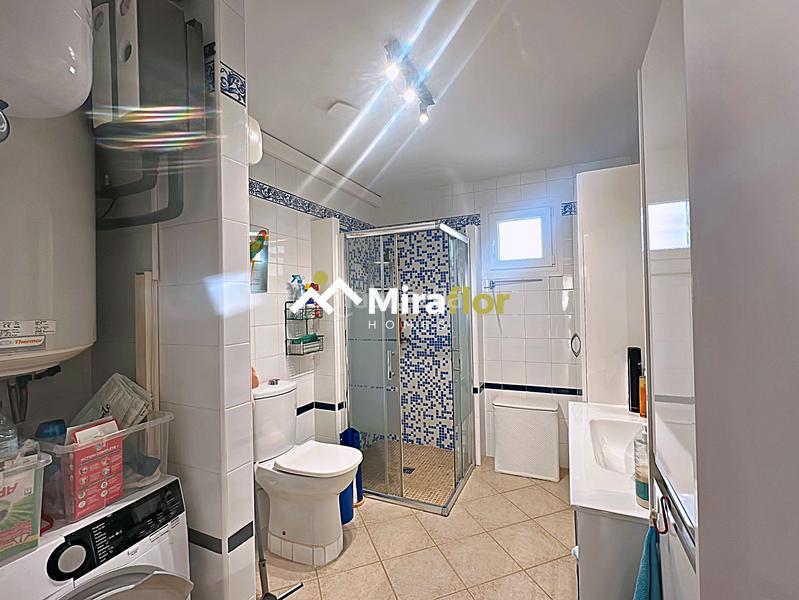 Foto e809f882-f5d2-41f3-a0e6-041bc8db62de. Chalet avec cheminée parking piscine dans Verger (el)