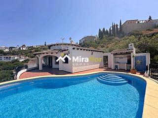Xalet en Calle tulipanes 1. Preciosa villa en monte pego con vistas al mar y a todo el valle