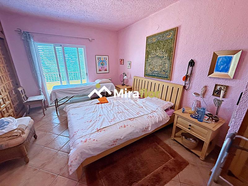 Foto 59b27c3b-e19b-488f-aeb4-f098e59c9e64. Chalet con camino riscaldamento parcheggio piscina in Benidoleig