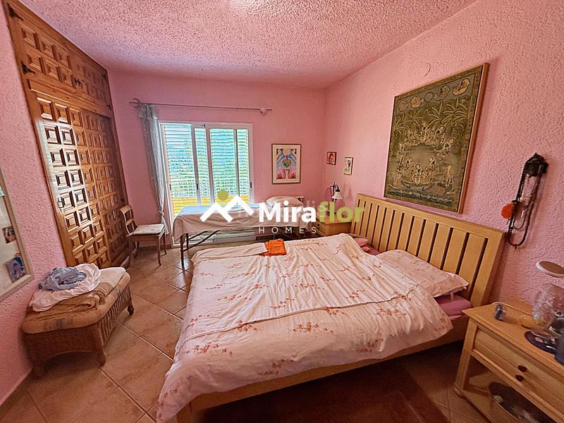 Foto 6a57db9f-571c-4961-b243-24c9d655ec58. Chalet con camino riscaldamento parcheggio piscina in Benidoleig