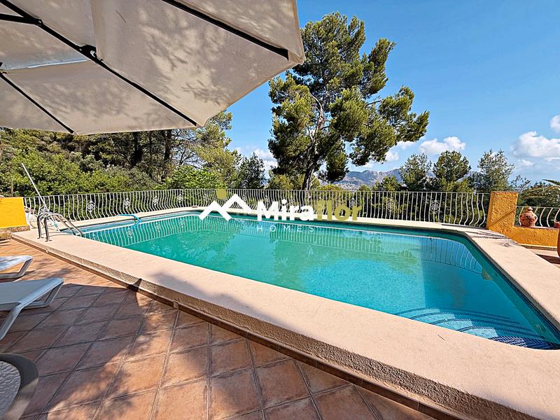 Foto 782b430e-f05b-4b6f-a0bb-b95d93409ab1. Chalet con camino riscaldamento parcheggio piscina in Benidoleig