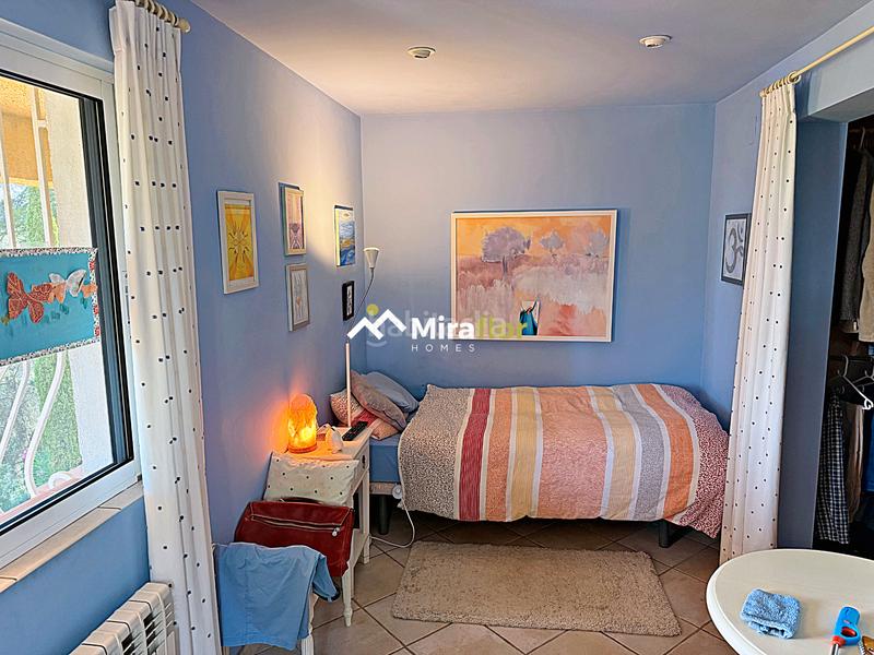 Foto 90008f2f-baeb-4cd6-803c-ad00ee5f2bf0. Chalet con camino riscaldamento parcheggio piscina in Benidoleig