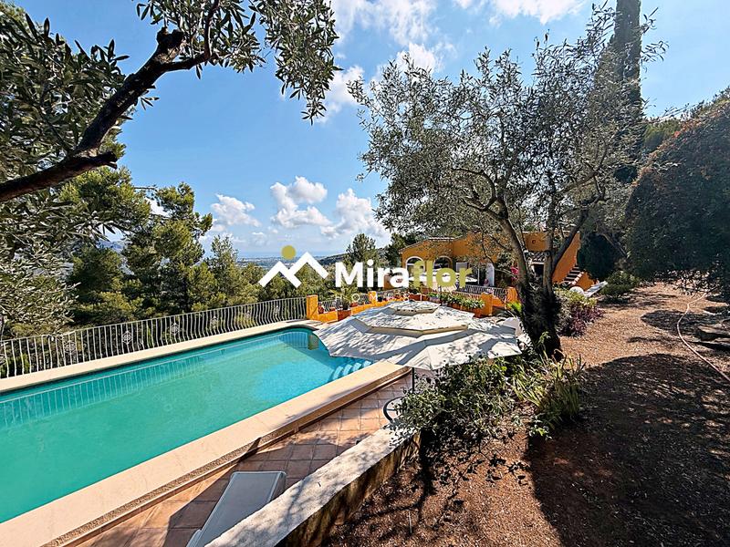 Foto a5b28fa5-a1fd-4e9d-be5f-0bb77bcef1c1. Chalet con camino riscaldamento parcheggio piscina in Benidoleig