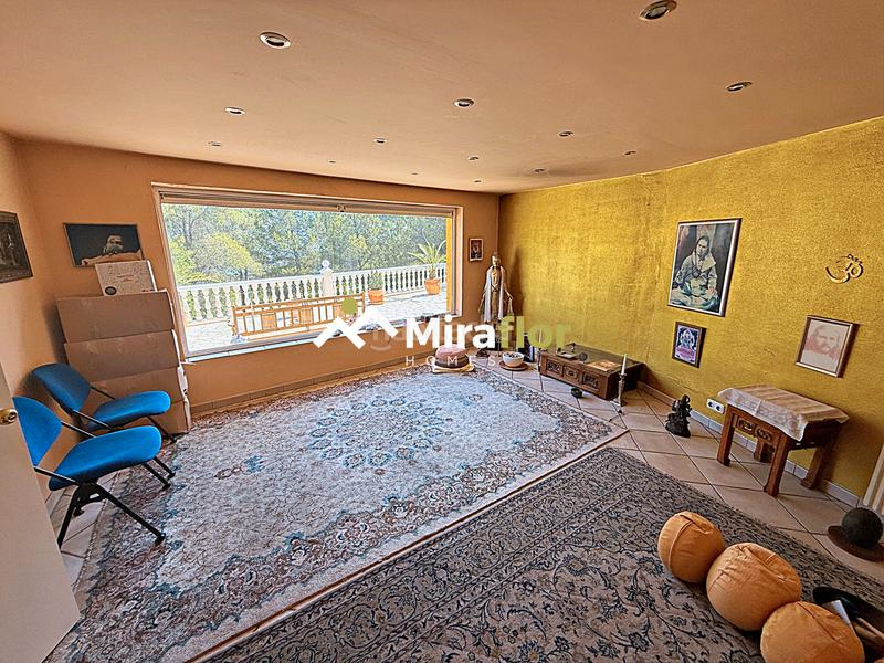 Foto ac05ffdb-dab9-4720-a98c-0fcad77e4100. Chalet con camino riscaldamento parcheggio piscina in Benidoleig