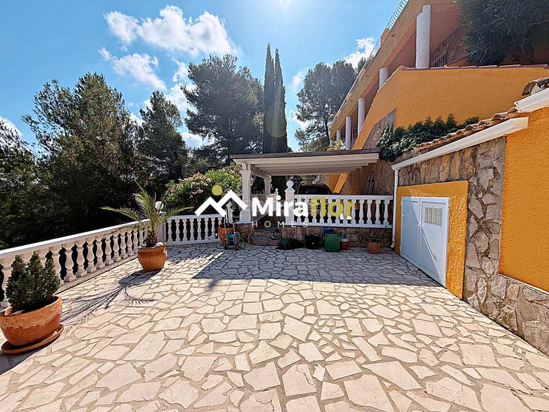 Foto b13c45d8-adcf-455a-b6b1-c2e2691a099b. Chalet con camino riscaldamento parcheggio piscina in Benidoleig