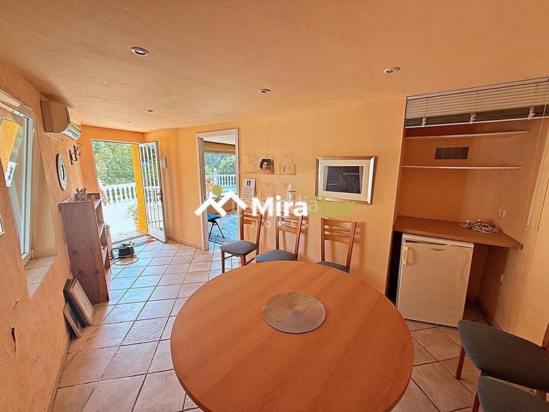 Foto c7d2618b-f8d1-4662-a2dd-92f262f26347. Chalet con camino riscaldamento parcheggio piscina in Benidoleig