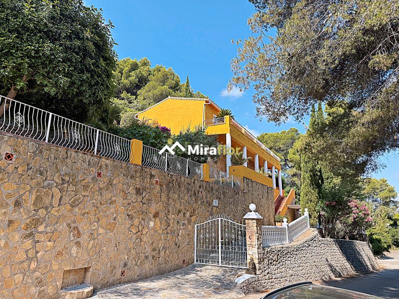 Foto c8a9c7a0-4388-4d30-bcd6-e6272163dcff. Chalet con camino riscaldamento parcheggio piscina in Benidoleig