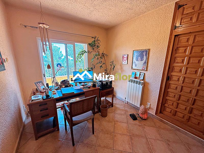 Foto f1aa8242-403f-447b-b978-2bc64b8fc1c7. Chalet con camino riscaldamento parcheggio piscina in Benidoleig